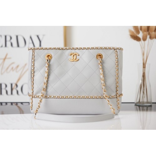 Chanel Sacs à bandoulière en peau de mouton AS2761 gris clair