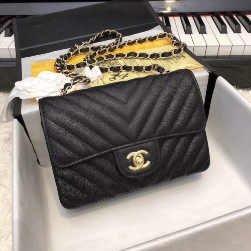 Chanel Petit sac à main classique Veau grainé Métal doré A69900 noir