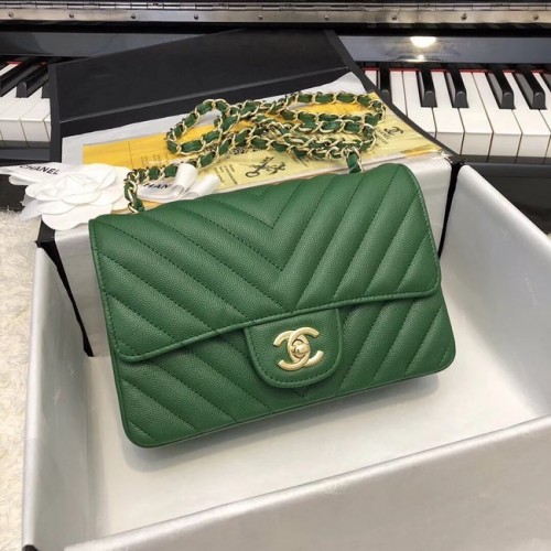 Chanel Petit sac à main classique Veau grainé Métal doré A69900 vert