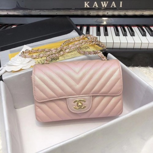 Chanel Petit sac à main classique Veau grainé Métal doré A69900 rose