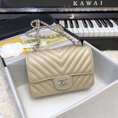 Chanel Petit sac à main classique Cuir de veau grainé Métal argenté A69900 doré