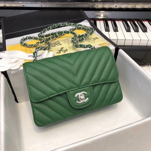 Chanel Petit sac à main classique Cuir de veau grainé Métal argenté A69900 vert