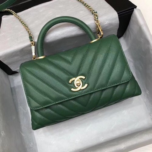 Chanel Petit sac à rabat avec poignée supérieure A92990 vert