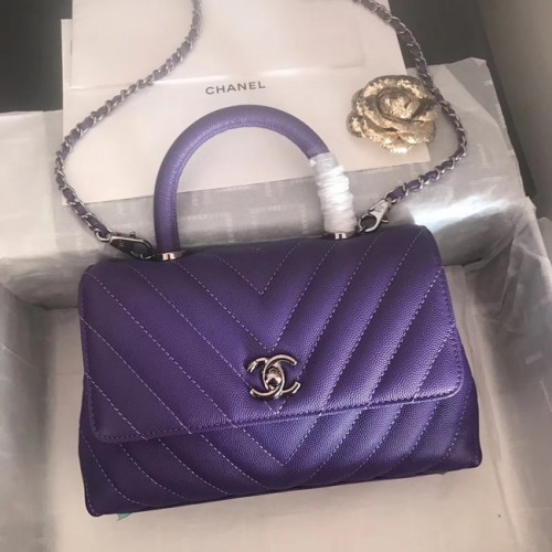 Chanel Petit Sac à Rabat avec Poignée Supérieure V92990 Métal argenté violet foncé