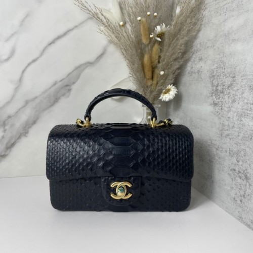 Chanel Mini sac à rabat en peau de serpent avec poignée supérieure AB2431 noir