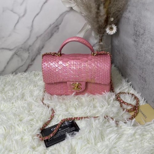 Mini sac à rabat en peau de serpent Chanel avec poignée supérieure AS2431 Rose nacré