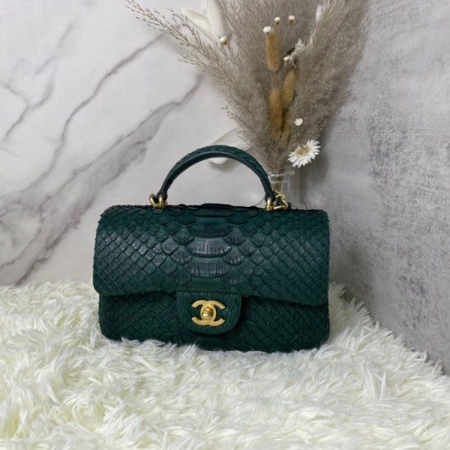 Chanel Mini sac à rabat en peau de serpent avec poignée supérieure AS2431 vert noirâtre