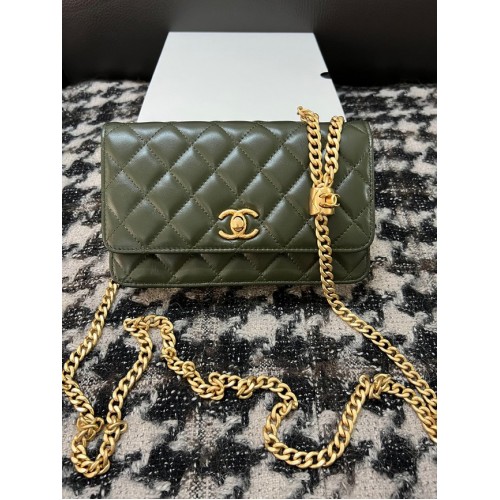 Chanel PORTEFEUILLE SUR CHAINE Agneau Métal doré AP3043 vert