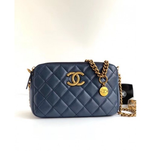 Chanel pochette classique avec chaîne A94105 bleu