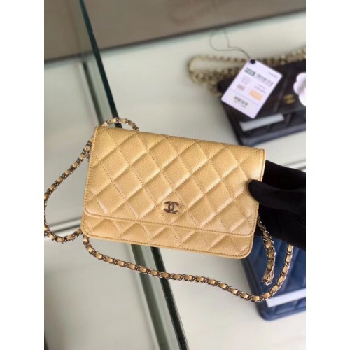 Chanel portefeuille classique sur chaîne Cuir de veau grainé Métal argenté 33814 Abricot nacré