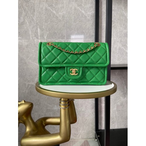 Chanel sac à rabat Cuir de veau grainé AS2357 vert
