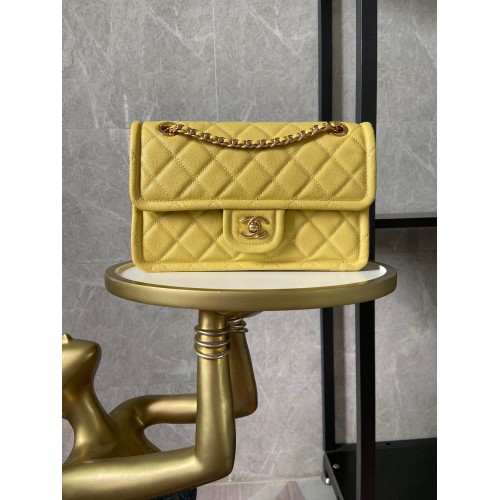 Chanel sac à rabat Cuir de veau grainé AS2357 jaune