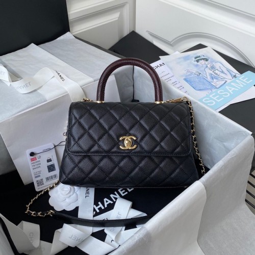 Chanel sac à rabat avec anse supérieure rouge Cuir de veau grainé A92990 noir