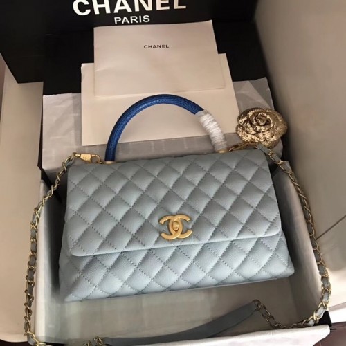 Chanel sac à rabat en cuir Caviar original top handle B92292 bleu clair&Métal Doré