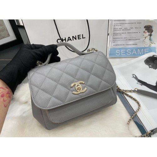 Chanel petit sac à rabat Cuir de veau Métal doré A93749 gris clair