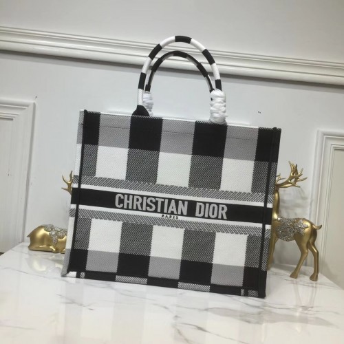 DIOR BOOK TOTE BAG EN TOILE BRODÉE C1286 Carré
