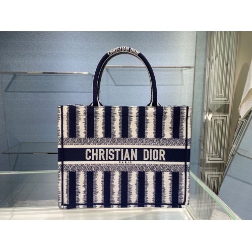 DIOR BOOK TOTE Bleu Broderie D-Stripes M1287Z
