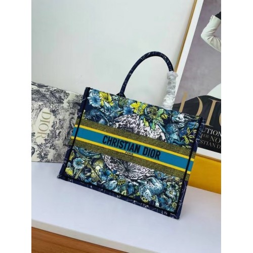 DIOR BOOK TOTE Bleu Dior Constellation Broderie M1297ZR