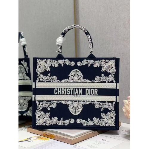 DIOR BOOK TOTE Broderie C1211L