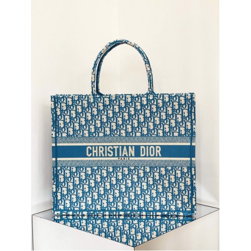 DIOR BOOK TOTE Broderie C1286-26 bleu