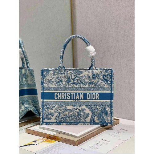 DIOR BOOK TOTE Broderie C1287-26 bleu
