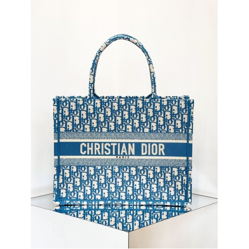 DIOR BOOK TOTE Broderie C1287-26 bleu