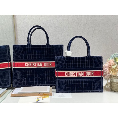 DIOR BOOK TOTE Velours Motif Crocodile M1286 Bleu Foncé