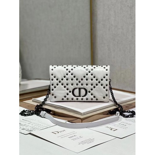 POCHETTE DIOR CARO MACROCANNAGE Cuir de veau latte macrocannage avec motif étoile S5135UNH