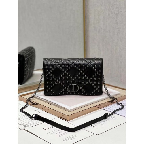 POCHETTE DIOR CARO MACROCANNAGE Cuir de veau macrocannage avec motif étoile S5135BB noir