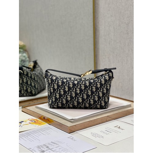 DIOR PETIT SAC BOBBY Broderie S5554 bleu foncé