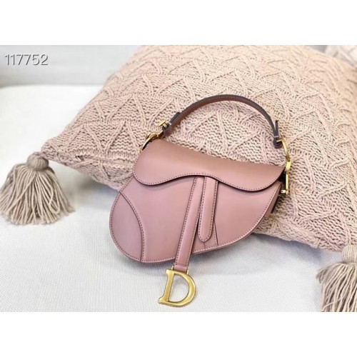 DIOR PETIT SAC SADDLE Cuir de veau M0445CW rose