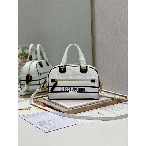 Sac cabas moyen DIOR en cuir gaufré A9200 blanc