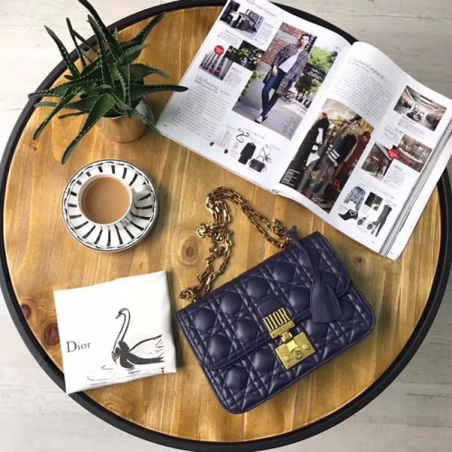 SAC À RABAT DIORADDICT EN AGNEAU CANNAGE BLEU M5818