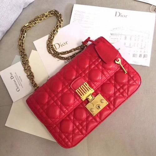 SAC À RABAT DIORADDICT EN AGNEAU CANNAGE ROUGE M5818