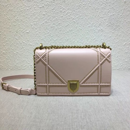 Dior SAC DIORAMA EN CUIR D'AGNEAU CLOUTÉ M0422 rose