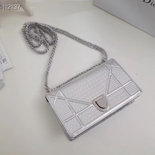 Dior DIORAMA sac chaîne en cuir S0328 argent