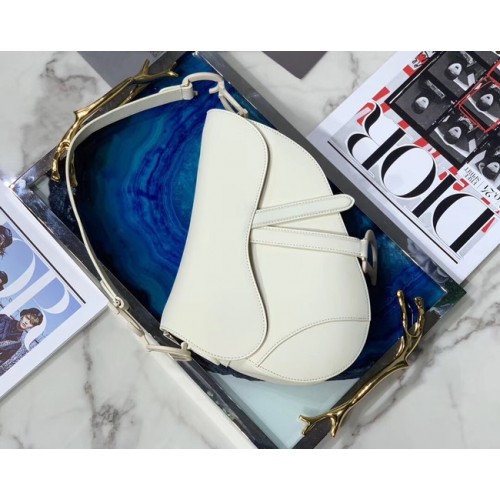 Dior SADDLE-TAS VAN KALFSLEER Sac M0446C blanc