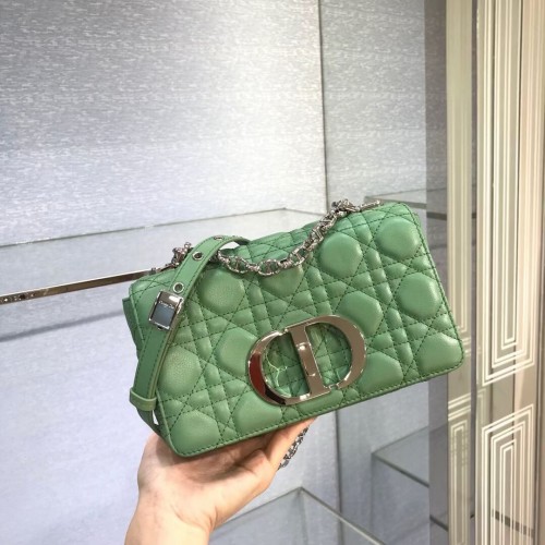 Dior PETIT SAC DIOR CARO Cuir de veau souple Cannage M9241 vert