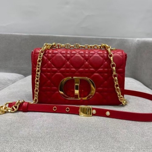 Dior PETIT SAC DIOR CARO rouge Cuir de veau souple Cannage M9241