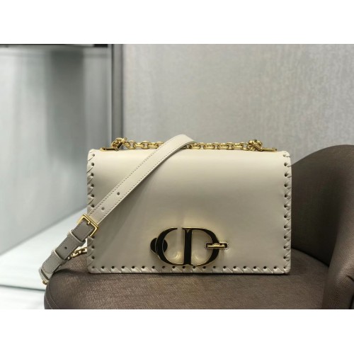 CHALK WHITE DIOR 30 MONTAIGNE BORDS FILETÉS SAC À RABAT EN CUIR DE VEAU M9220