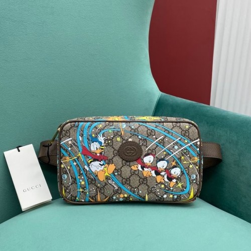 Disney x Gucci sac ceinture imprimé Donald Duck 602695