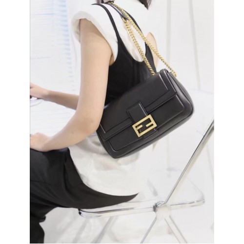 FENDI BAGUETTE CHAIN Sac en cuir nappa noir 8BR783A