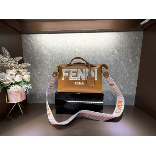 FENDI Sac en paille tressée F6535 Camel