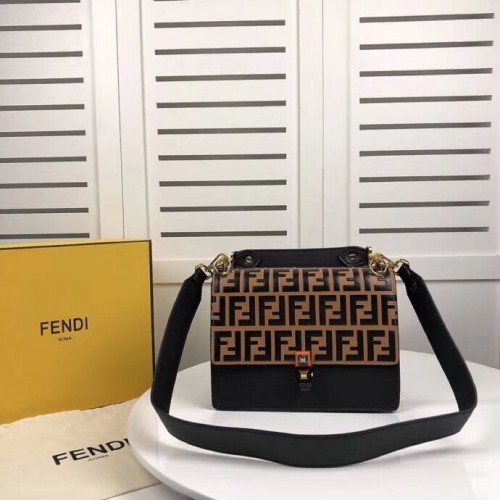 FENDI Kan I Sac à bandoulière en cuir F9235 noir