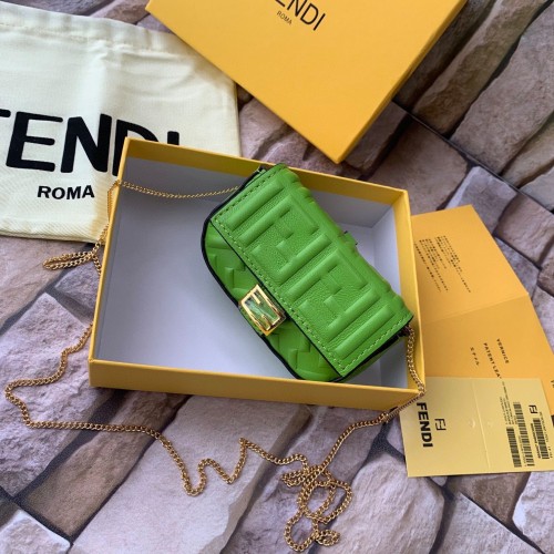 FENDI NANO BAGUETTE CHARM cuir nappa 7AR844 Vert