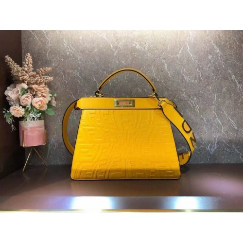 FENDI PEEKABOO ICONIC ESSENTIALLY sac en cuir F1519 jaune