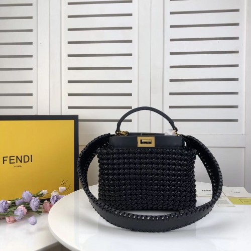FENDI PEEKABOO ICONIC MINI sac en cuir 8BN244 noir