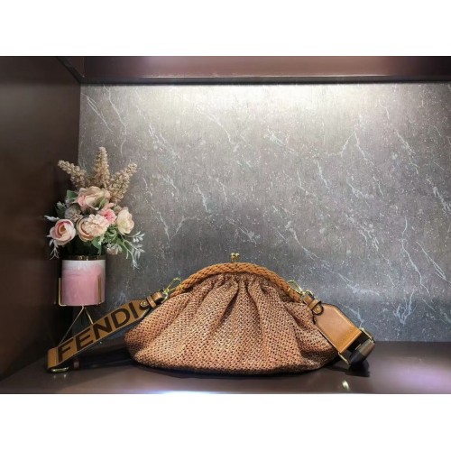 FENDI sac en raphia F7641 marron
