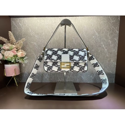 Fendi BAGUETTE Sac en cuir tressé noir et gris 8BR600A
