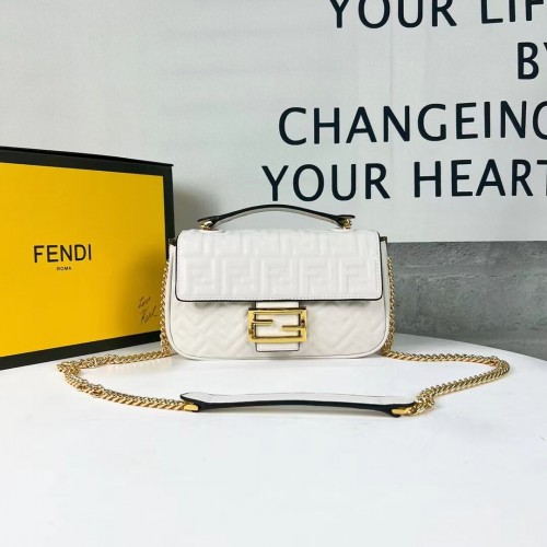 Fendi Baguette Sac en cuir nappa Beige F0881 Beige
